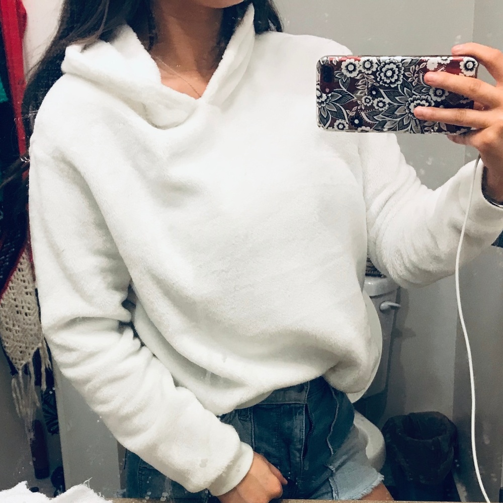 FUZZY HOODIE